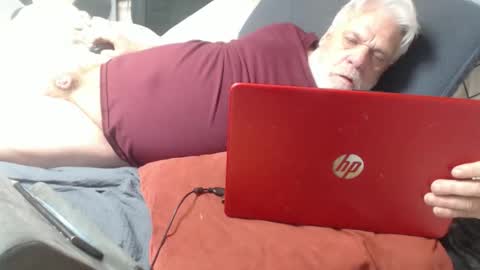 cummingdoouug online show from April 2026 08:28:02 PM