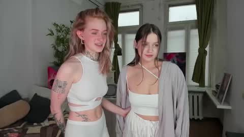 Joey online show from December 2025 08:12:01 AM