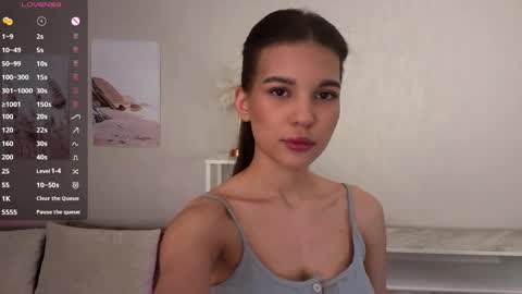 Kiki online show from April 2026 12:38:01 AM