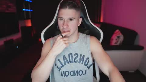 Snapshot of dorianreyes chatting on November 2025 10:42:01 PM Dorian Reyes online show from November 2025 10:42:01 PM