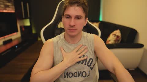 Snapshot of dorianreyes chatting on February 2026 11:58:02 PM Dorian Reyes online show from February 2026 11:58:02 PM