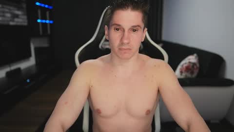 Dorian Reyes online show from May 2026 01:43:02 AM