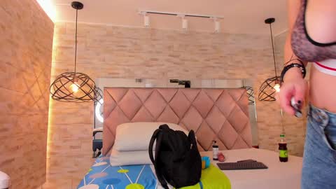  DOROTHY online show from January 2025 03:22:01 AM