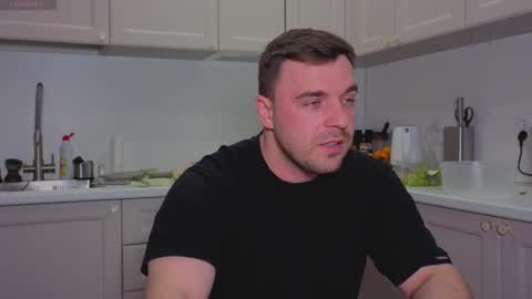 Snapshot of dosilasa chatting on November 2025 04:10:02 PM Sasha online show from November 2025 04:10:02 PM