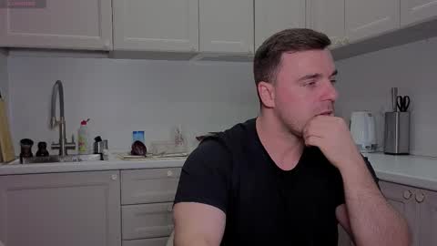 Snapshot of dosilasa chatting on December 2025 04:02:01 PM Sasha online show from December 2025 04:02:01 PM