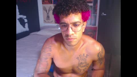 Snapshot of dostoyrodia_34 chatting on April 2026 08:40:01 PM will online show from April 2026 08:40:01 PM