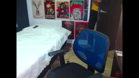 Snapshot of dostoyrodia_34 chatting on April 2026 01:17:02 AM will online show from April 2026 01:17:02 AM