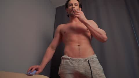 Snapshot of double_luckystrike chatting on January 2025 09:04:01 AM Keen online show from January 2025 09:04:01 AM