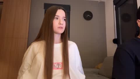 Snapshot of double_sun chatting on October 2025 10:32:02 PM Alice and Mark online show from October 2025 10:32:02 PM