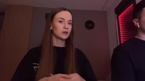 Snapshot of double_sun chatting on November 2025 09:13:01 PM Alice and Mark online show from November 2025 09:13:01 PM