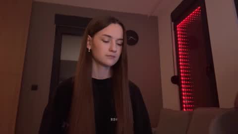 Snapshot of double_sun chatting on November 2025 09:09:01 PM Alice and Mark online show from November 2025 09:09:01 PM