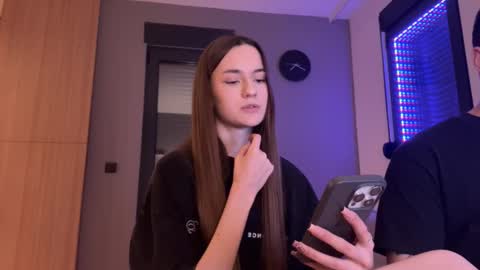 Snapshot of double_sun chatting on November 2025 10:53:02 PM Alice and Mark online show from November 2025 10:53:02 PM