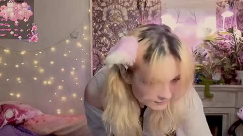Snapshot of doublebubble_ chatting on May 2026 06:35:01 PM DiBi online show from May 2026 06:35:01 PM