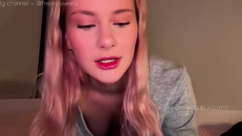 Snapshot of doublecuties chatting on January 2026 03:10:01 AM Lana Eva dont forget to give us a thumb up online show from January 2026 03:10:01 AM