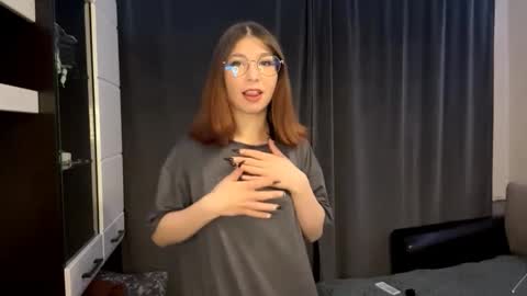 Julia online show from November 2025 05:12:02 PM