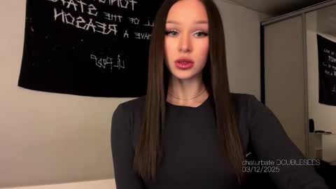 MOLLYYYY dont forget to give me a thumb up online show from December 2025 02:59:01 PM