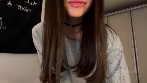 MOLLYYYY dont forget to give me a thumb up online show from March 2026 12:32:02 PM