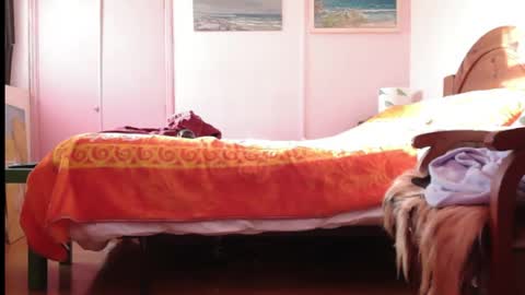 Snapshot of doucement chatting on February 2025 08:48:02 AM Lucia online show from February 2025 08:48:02 AM