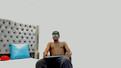 Snapshot of douglas_099 chatting on September 2025 12:49:01 PM DOUGLAS online show from September 2025 12:49:01 PM