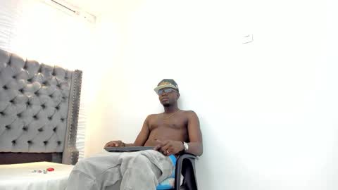 Snapshot of douglas_099 chatting on September 2025 12:51:02 PM DOUGLAS online show from September 2025 12:51:02 PM