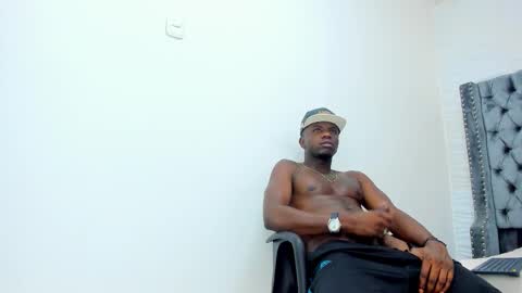 Snapshot of douglas_099 chatting on October 2025 03:51:01 AM DOUGLAS online show from October 2025 03:51:01 AM