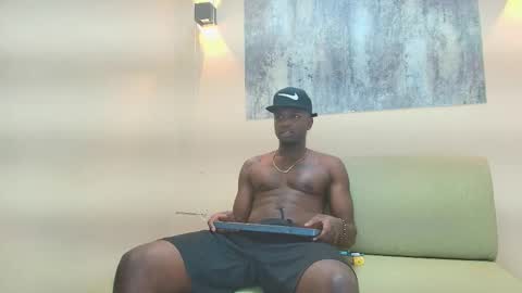 Snapshot of douglas_099 chatting on November 2025 07:46:02 PM DOUGLAS online show from November 2025 07:46:02 PM