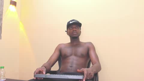 Snapshot of douglas_099 chatting on December 2025 12:08:01 AM DOUGLAS online show from December 2025 12:08:01 AM