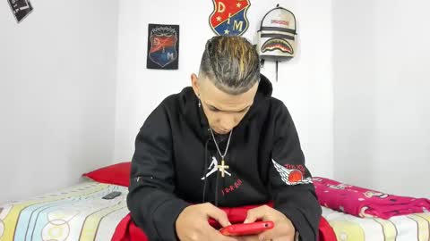 Snapshot of douglas_gallegos chatting on December 2024 01:14:01 AM douglas_gallegos online show from December 2024 01:14:01 AM