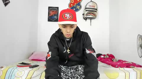 Snapshot of douglas_gallegos chatting on December 2024 04:12:01 AM douglas_gallegos online show from December 2024 04:12:01 AM