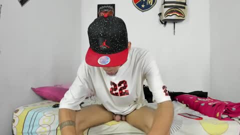 Snapshot of douglas_gallegos chatting on December 2024 06:37:02 PM douglas_gallegos online show from December 2024 06:37:02 PM