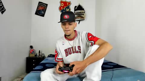 Snapshot of douglas_gallegos chatting on January 2025 04:26:01 PM douglas_gallegos online show from January 2025 04:26:01 PM