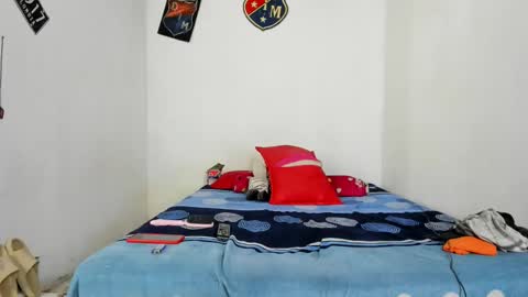 Snapshot of douglas_gallegos chatting on January 2025 01:54:01 AM douglas_gallegos online show from January 2025 01:54:01 AM