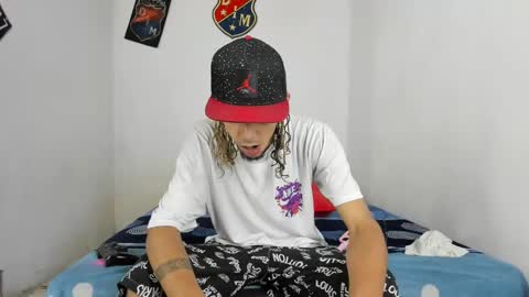 Snapshot of douglas_gallegos chatting on February 2025 02:47:02 AM douglas_gallegos online show from February 2025 02:47:02 AM