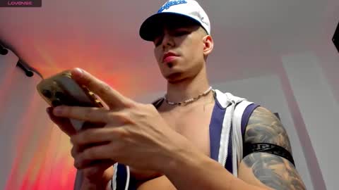 Douglas Safado online show from December 2025 03:33:01 AM