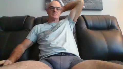 Snapshot of doum1122 chatting on December 2024 01:06:01 PM doum1122 online show from December 2024 01:06:01 PM