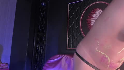 Snapshot of dracaryss_ chatting on January 2025 01:18:02 PM Lissa Or DRACARYSS your dragon Queen online show from January 2025 01:18:02 PM