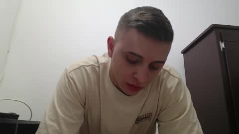 draco_boy2000 online show from October 2025 09:13:01 PM