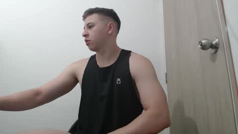 draco_boy2000 online show from November 2025 04:21:02 PM