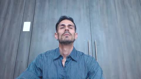 charles online show from December 2025 09:43:02 PM