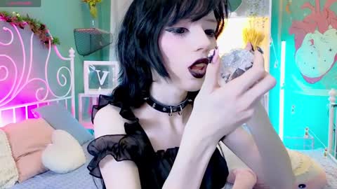 Snapshot of draculaura_ chatting on December 2024 08:58:02 PM Draculaura online show from December 2024 08:58:02 PM