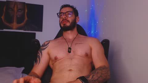 Snapshot of drake_cole11 chatting on December 2024 05:44:01 PM drake_cole11 online show from December 2024 05:44:01 PM