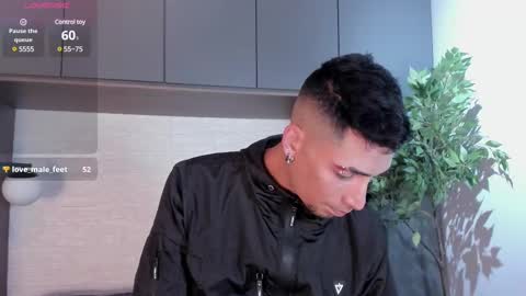 Snapshot of drakeneumann chatting on March 2025 06:10:01 AM Drake Neuman online show from March 2025 06:10:01 AM