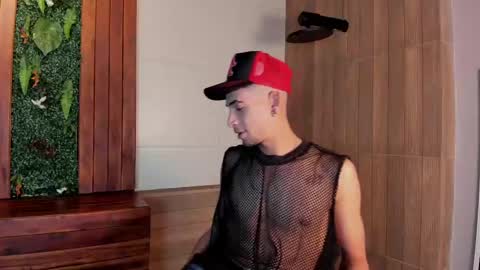 Snapshot of drakeneumann chatting on March 2025 02:07:02 AM Drake Neuman online show from March 2025 02:07:02 AM