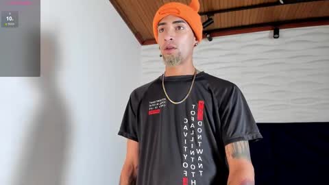 Snapshot of drakeneumann chatting on October 2025 03:59:02 AM Drake Neuman online show from October 2025 03:59:02 AM