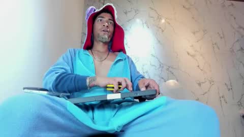 Snapshot of drakeneumann chatting on October 2025 04:10:02 AM Drake Neuman online show from October 2025 04:10:02 AM