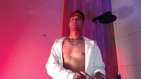 Snapshot of drakeneumann chatting on October 2025 04:20:01 AM Drake Neuman online show from October 2025 04:20:01 AM