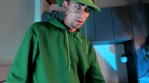 Snapshot of drakeneumann chatting on October 2025 04:37:01 AM Drake Neuman online show from October 2025 04:37:01 AM