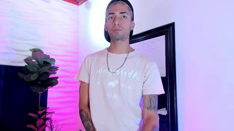 Snapshot of drakeneumann chatting on November 2025 04:01:02 AM Drake Neuman online show from November 2025 04:01:02 AM