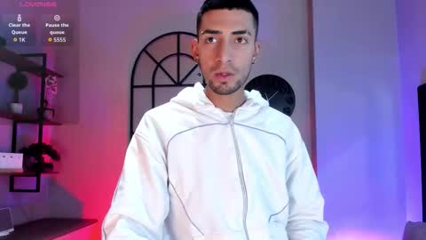 Snapshot of drakeneumann chatting on December 2025 04:00:02 AM Drake Neuman online show from December 2025 04:00:02 AM