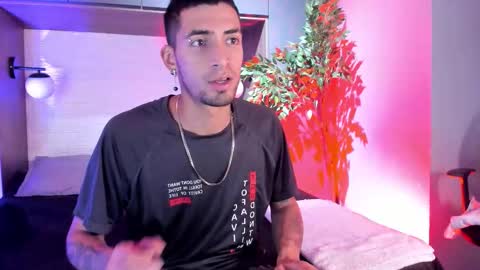 Snapshot of drakeneumann chatting on December 2025 02:19:02 AM Drake Neuman online show from December 2025 02:19:02 AM